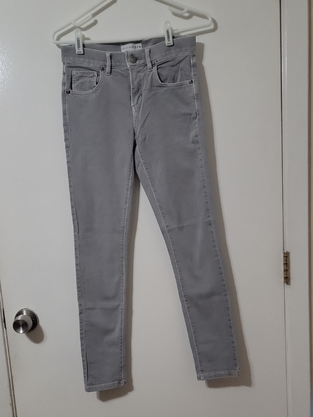 LOFT light gray jeans with branded button Modern Skinny Crop